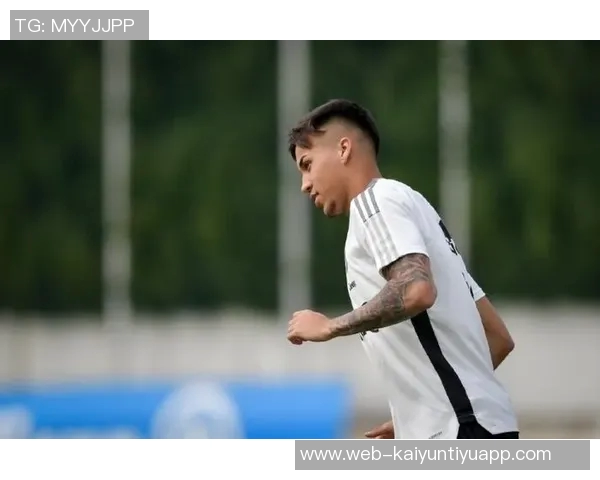 尤文旧将若热因不满裁判判罚做手铐手势被红牌罚下引发争议